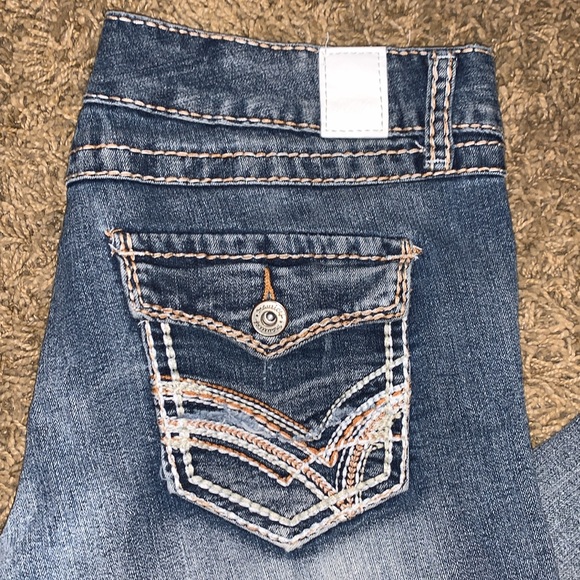 Capris - Picture 2 of 10